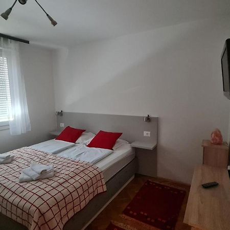 Appartamento Sara Mostar Esterno foto