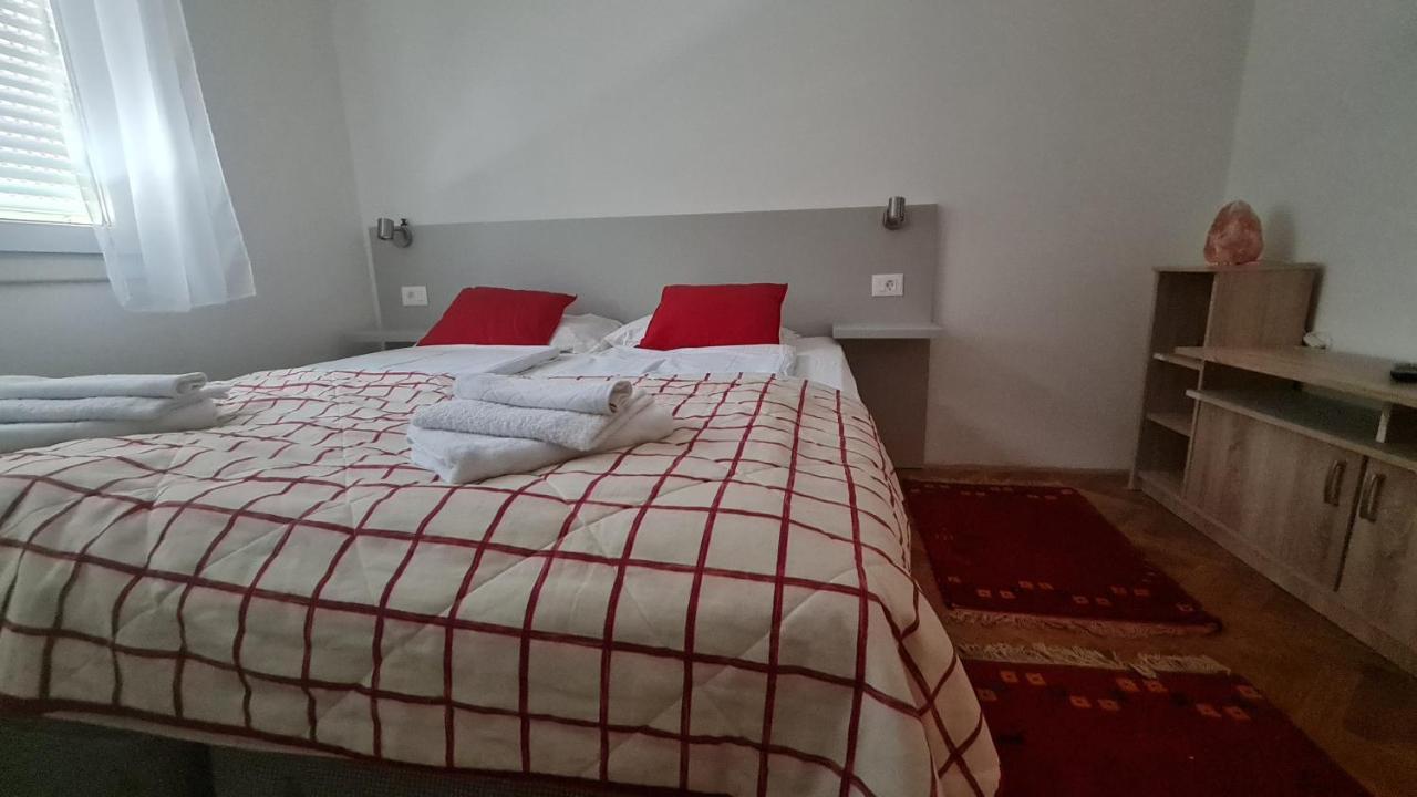 Appartamento Sara Mostar Esterno foto
